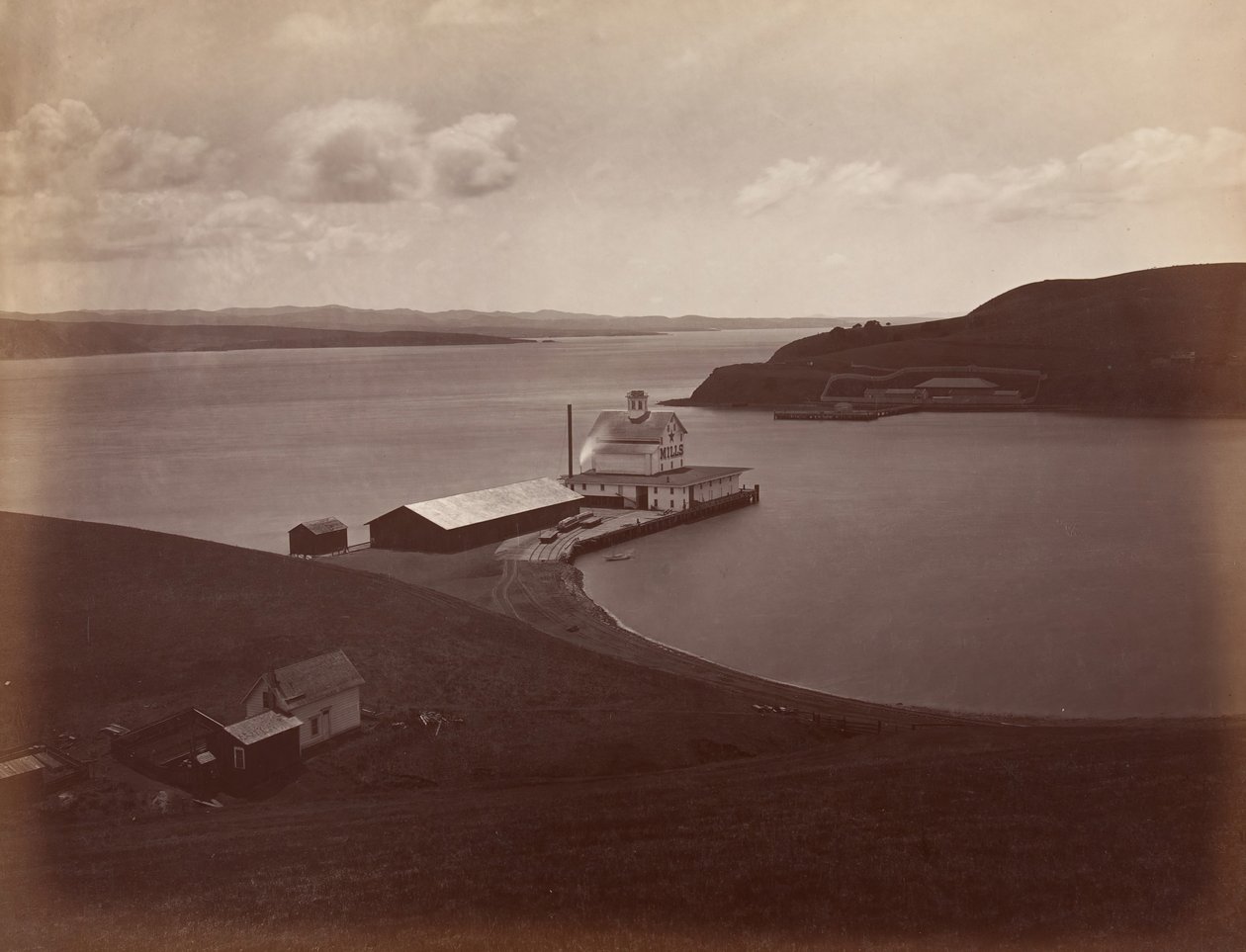 Straat van Carquennes, vanuit Zuid-Vallejo door Carleton Emmons Watkins