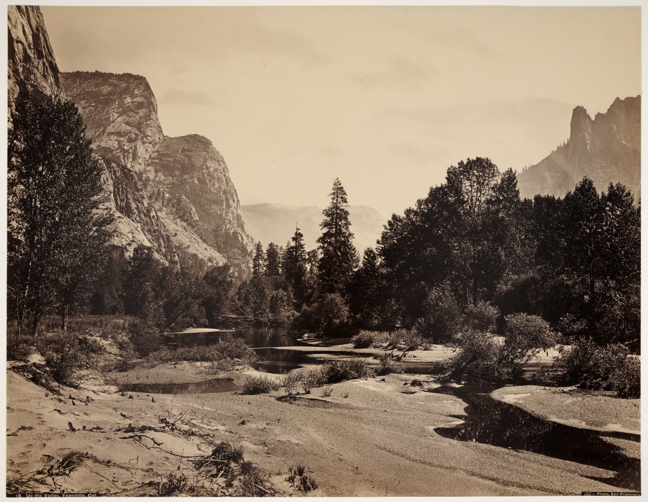 Yosemite Valley vanaf de voet van El Capitan door Carleton Emmons Watkins