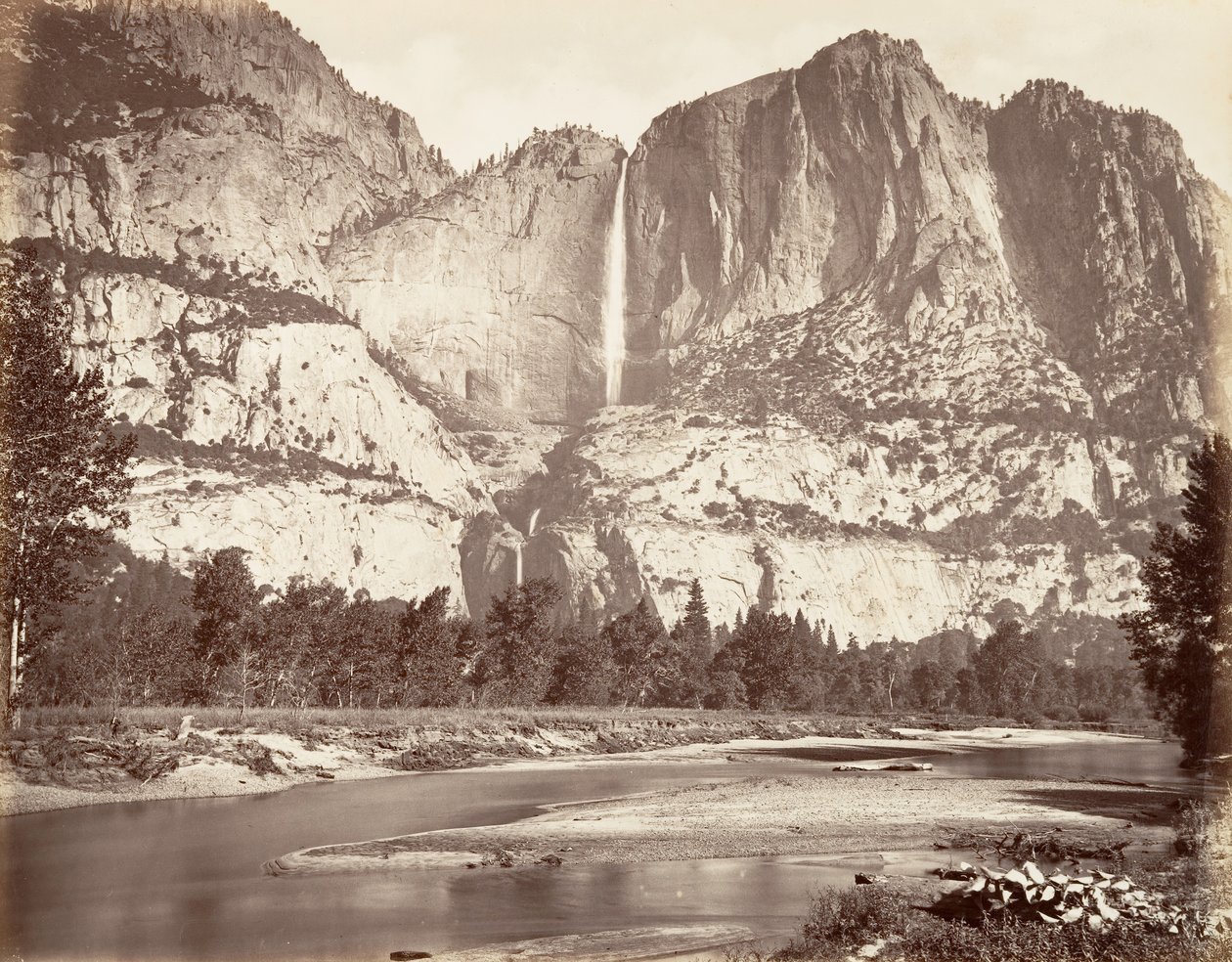 Yosemite Falls, 2.634 voet, ca. 1872, gedrukt ca. 1876 door Carleton Emmons Watkins