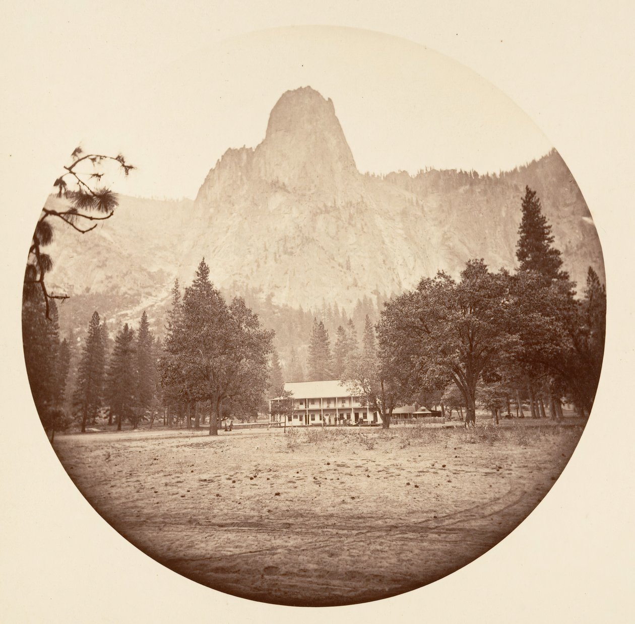 [Yosemite National Park, Californië], ca. 1878 door Carleton Emmons Watkins