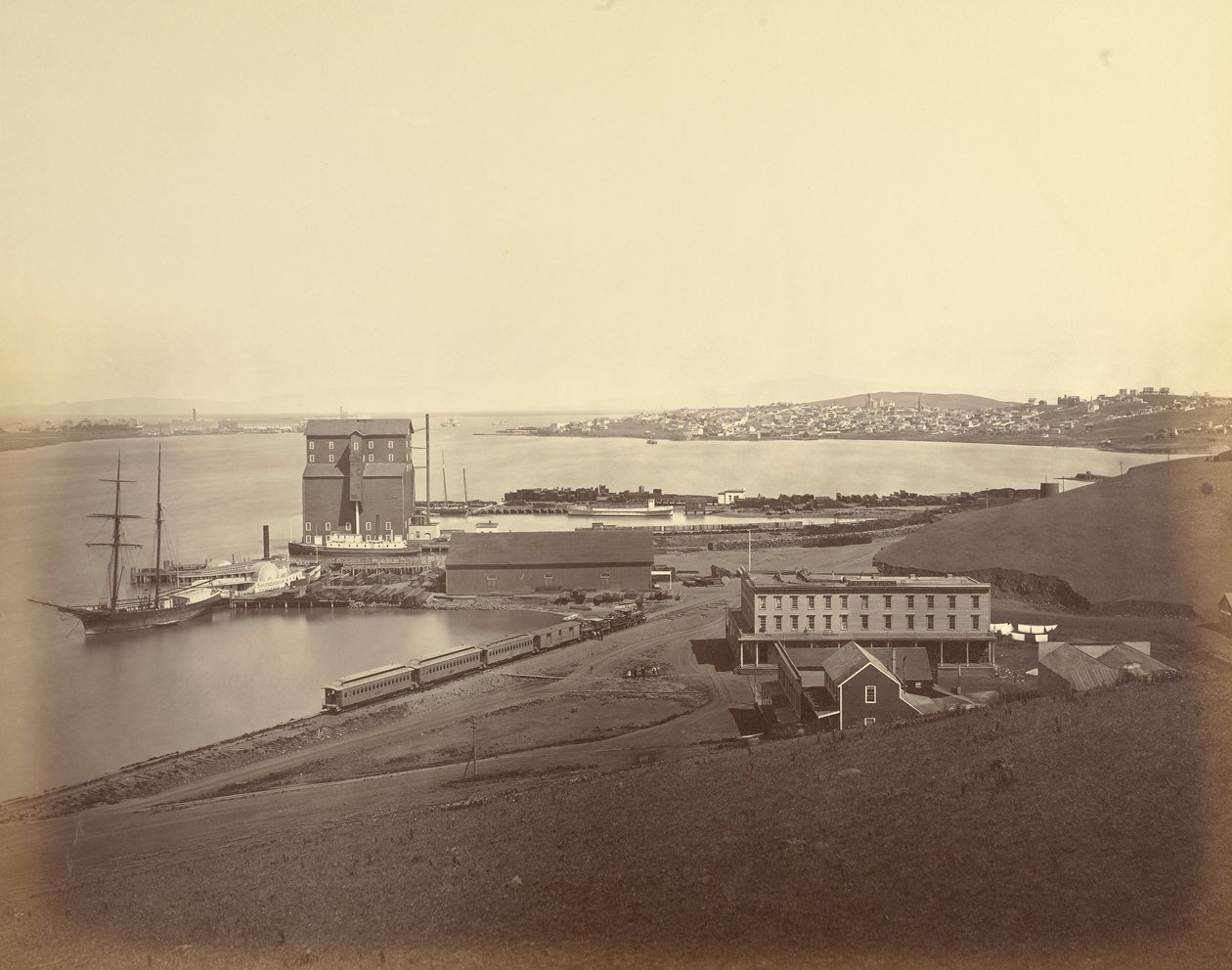 [De stad Vallejo gezien vanuit Zuid-Vallejo] door Carleton Watkins