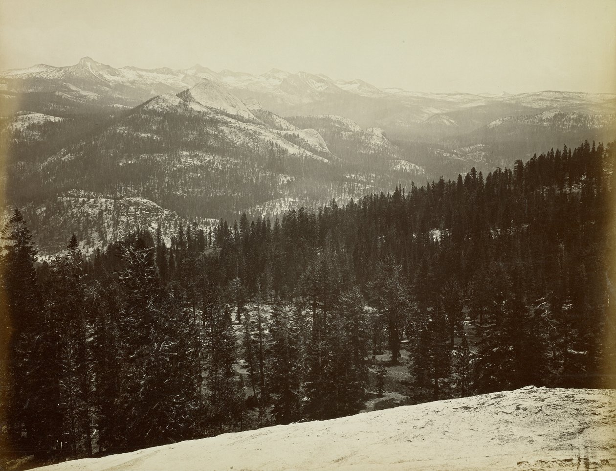 Merced-groep vanaf Sentinel Dome door Carleton Watkins