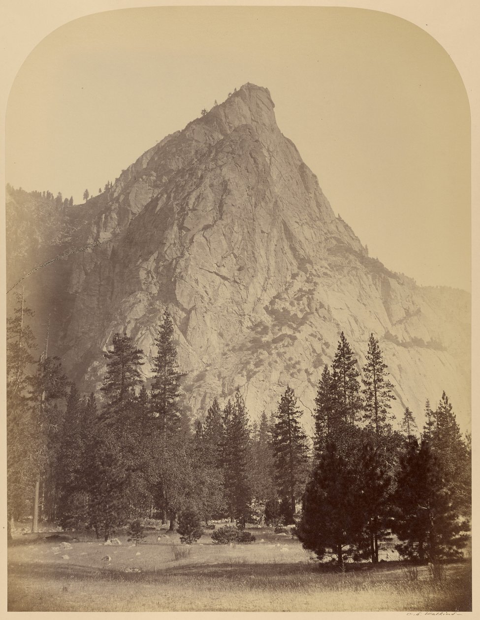 Drie Broers, vooraanzicht, 4480 voet, Yosemite door Carleton Watkins