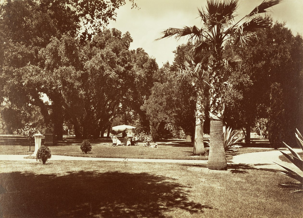 [Thurlow Lodge - Tent en Familiegroep]. door Carleton Watkins