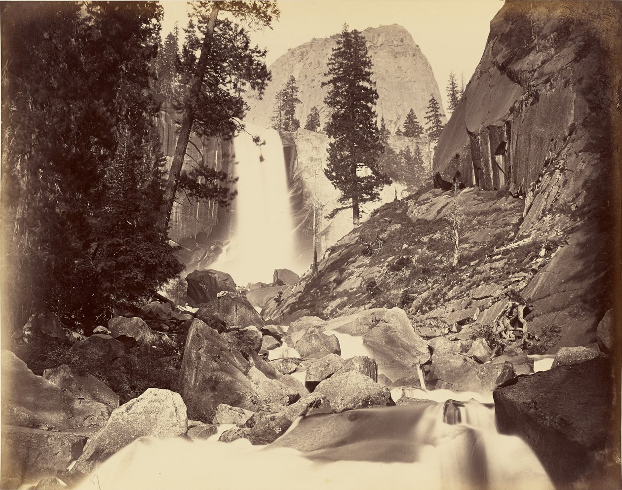 [Vernal Fall, 300 feet] / [Piwyac, Vernal Fall, 300 ft., Yosemite] door Carleton Watkins