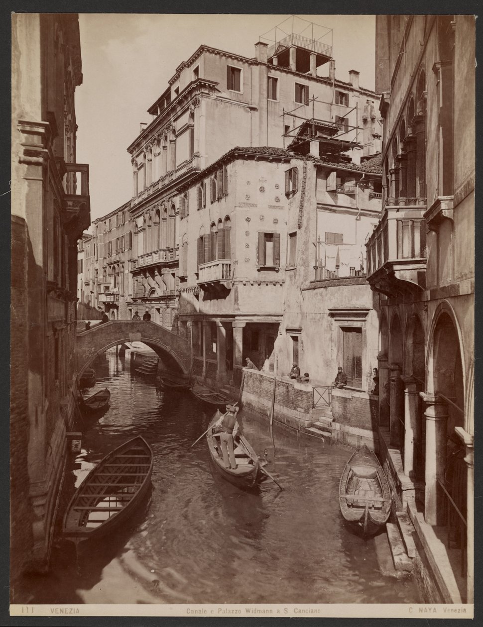 Canal en Widmann Palazzo in St. Canciano door Carlo Naya