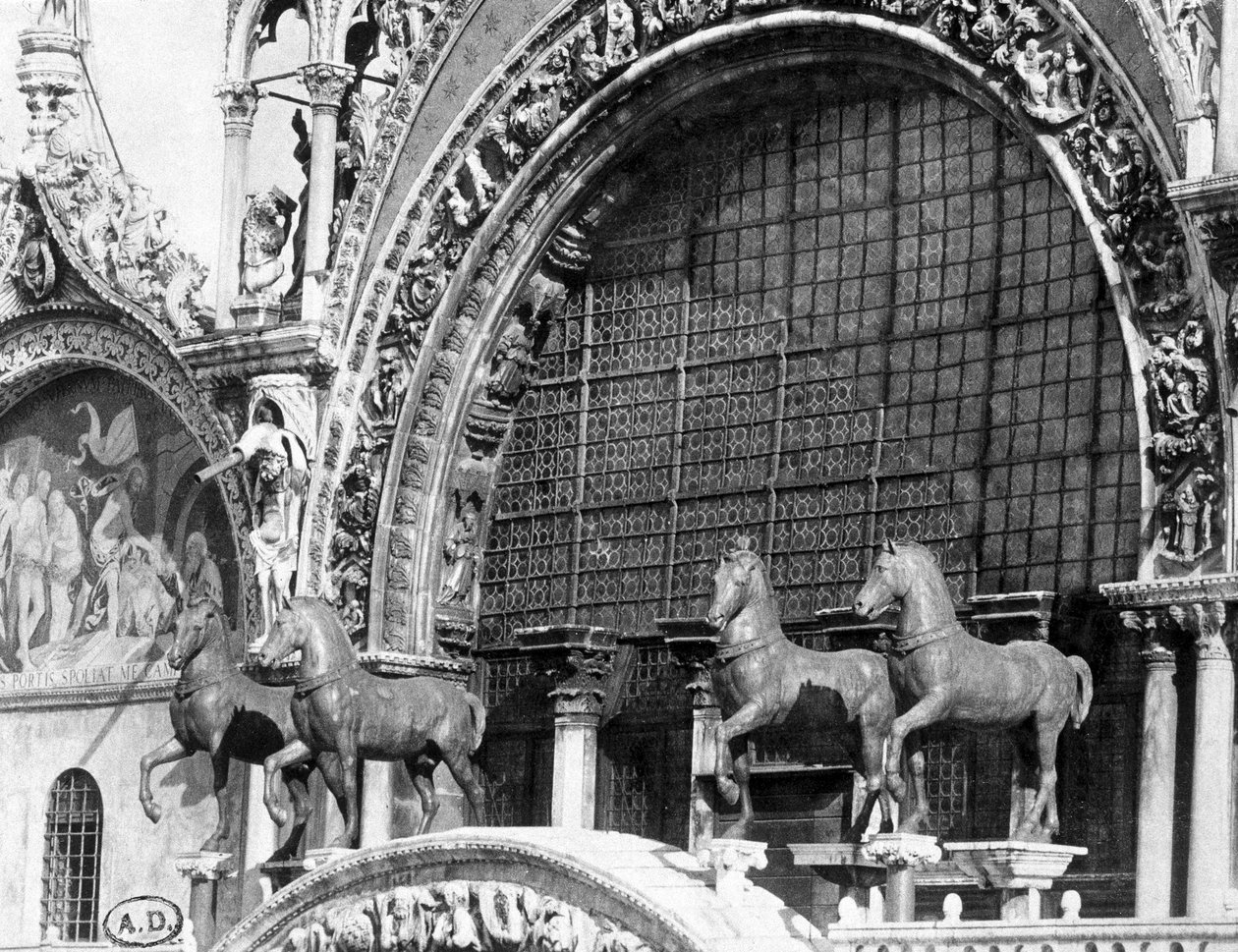 De paarden van de Basiliek van San Marco in Venetië - fotografie door C. Naya door Carlo Naya