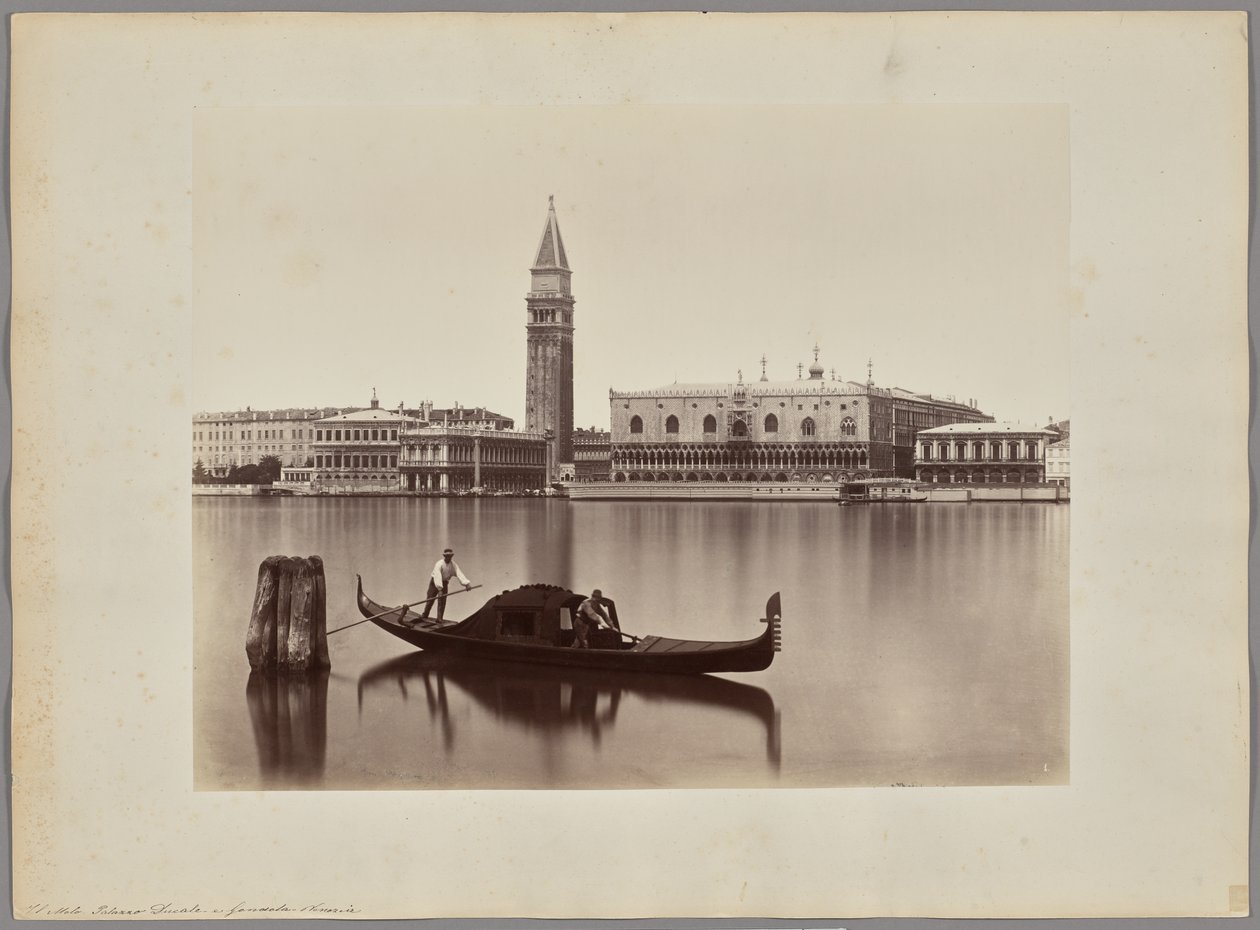 Venetië: gezicht op de Biblioteca Marciana, de Campanile en het Dogepaleis door Carlo Naya
