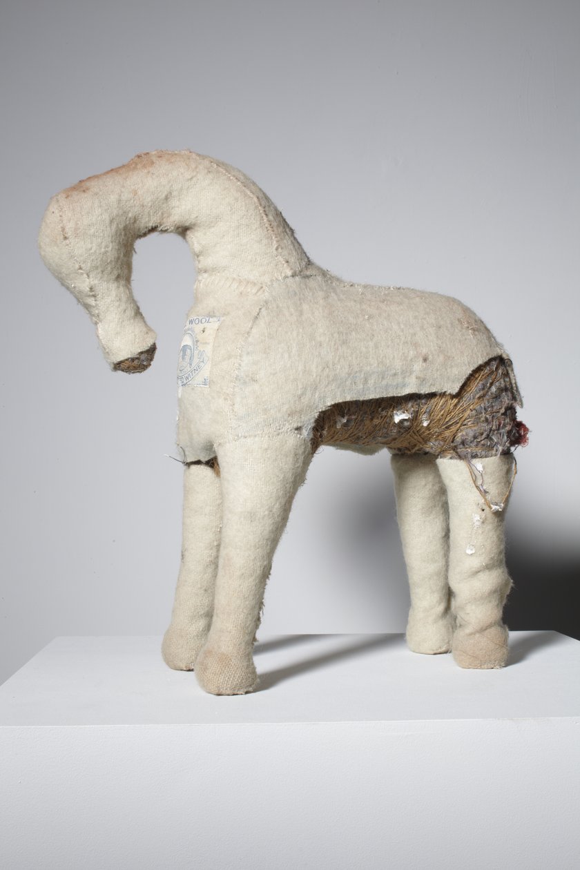 Blank, 2010 (felt, string, wool blanket) door Cathie Pilkington
