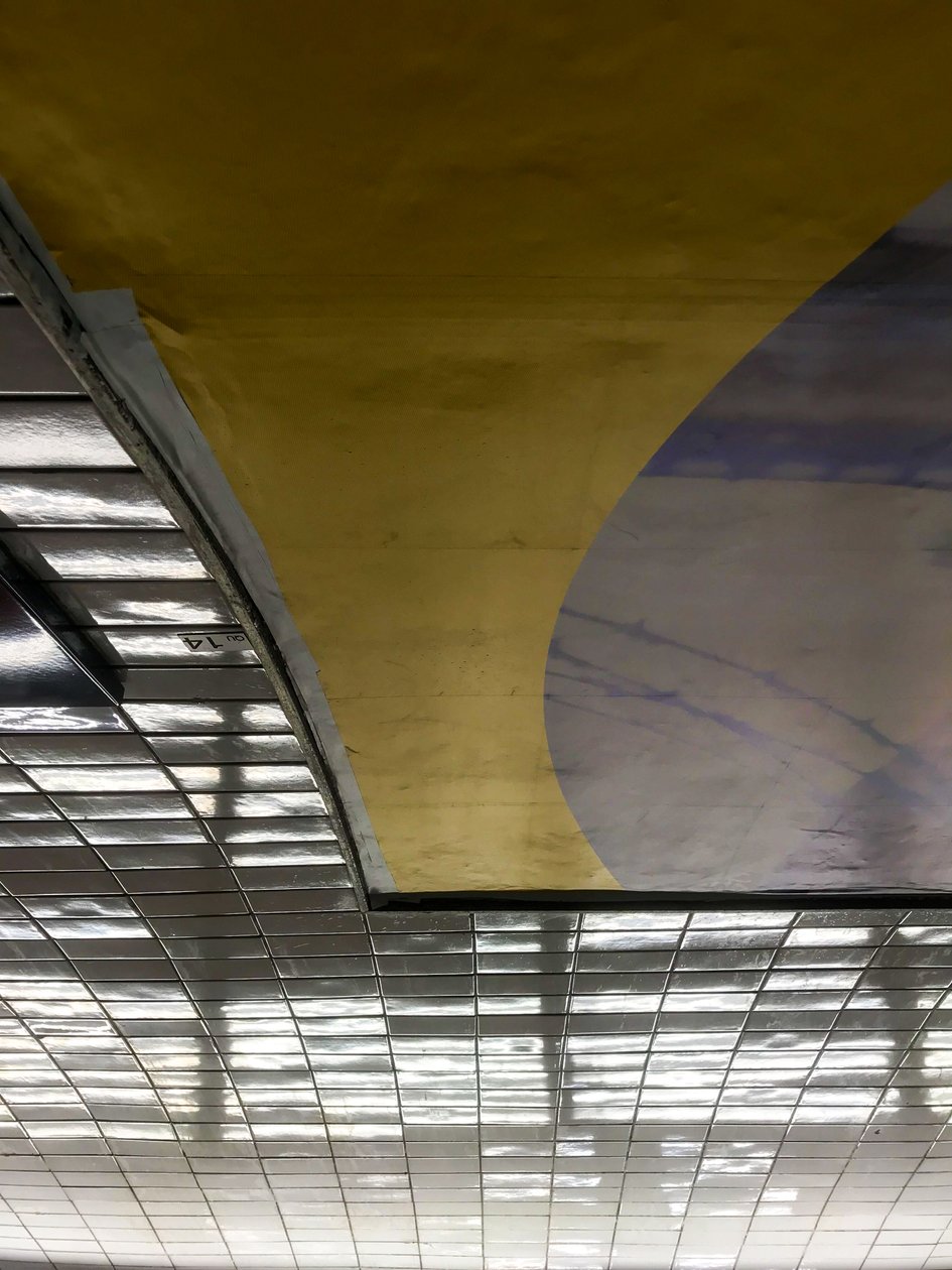 Compositie - Metro, 2019 (foto) door Cécile Jamet