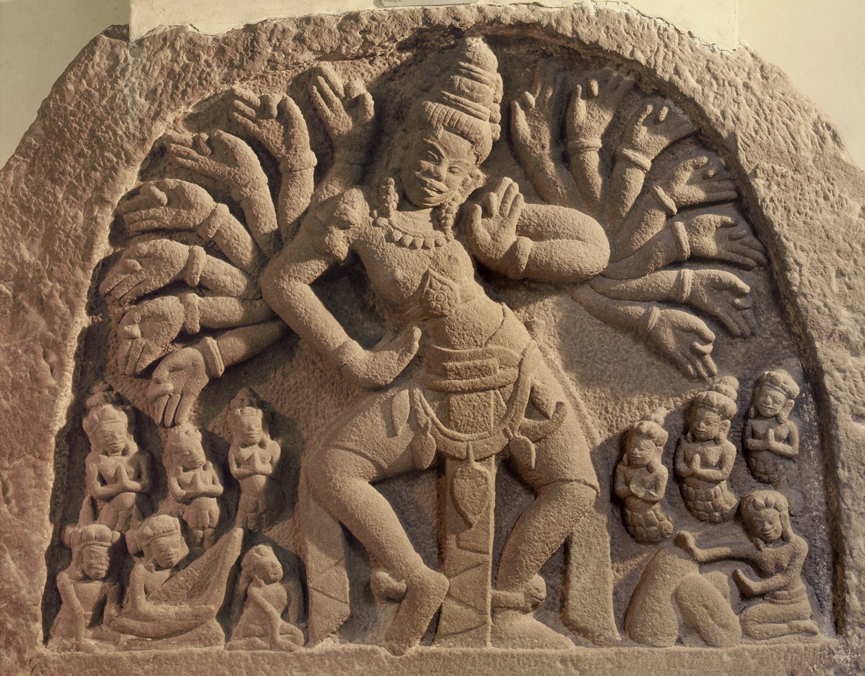 Dansende zestienarmige Shiva door Cham School