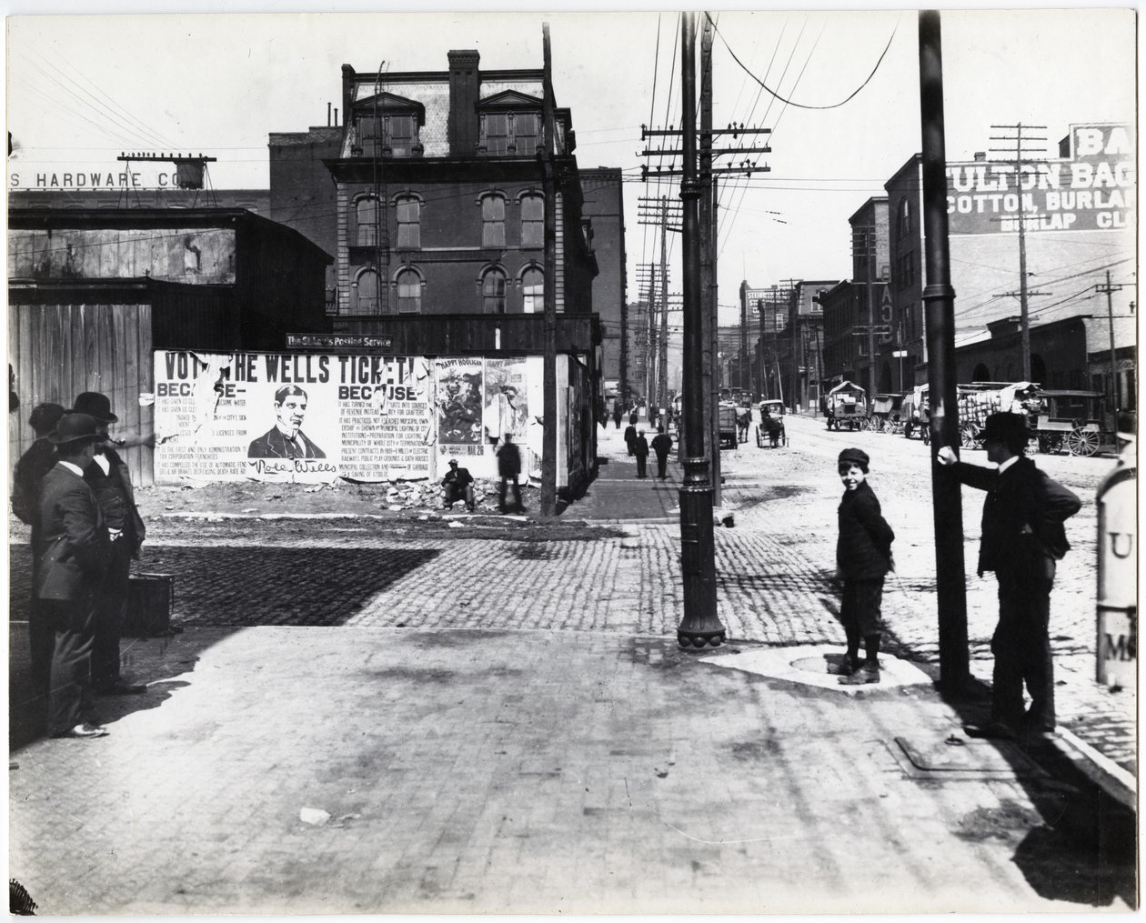 Noordwestelijke hoek van 7th Street en Cerre Street door Charles Clement Holt
