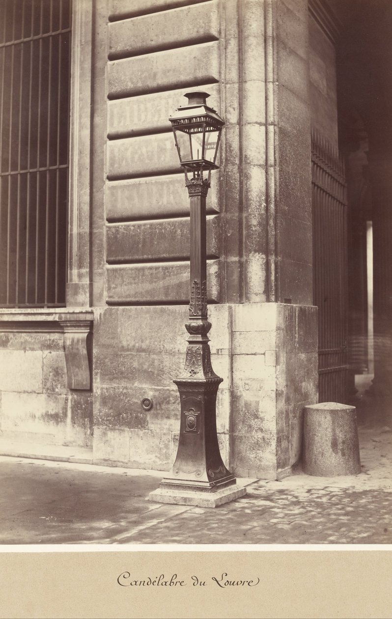 Kandelaar van het Louvre door Charles Marville