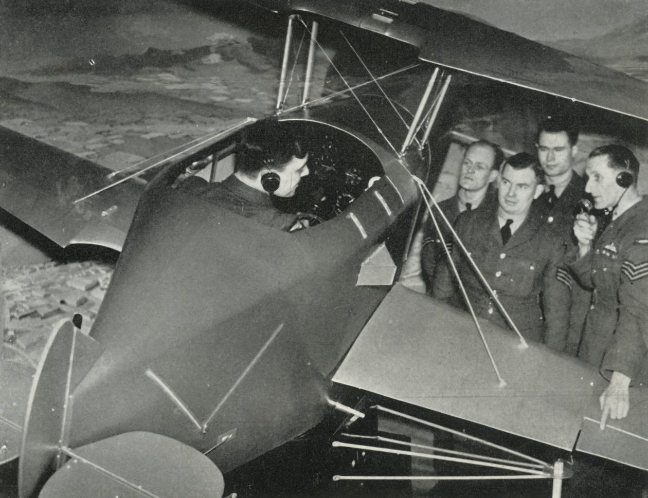 RAF-personeel leert vliegen in een vluchtsimulator tijdens de Tweede Wereldoorlog, 1941 door Charles Brown