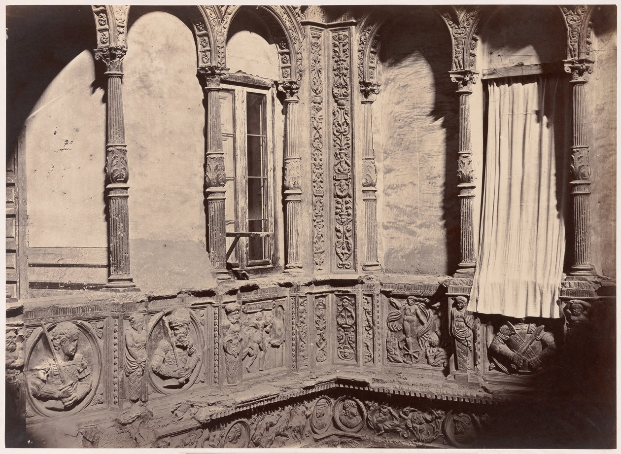 Zaragoza, Patio de la Casa Conocida con el Nombre de los Infantes door Charles Clifford
