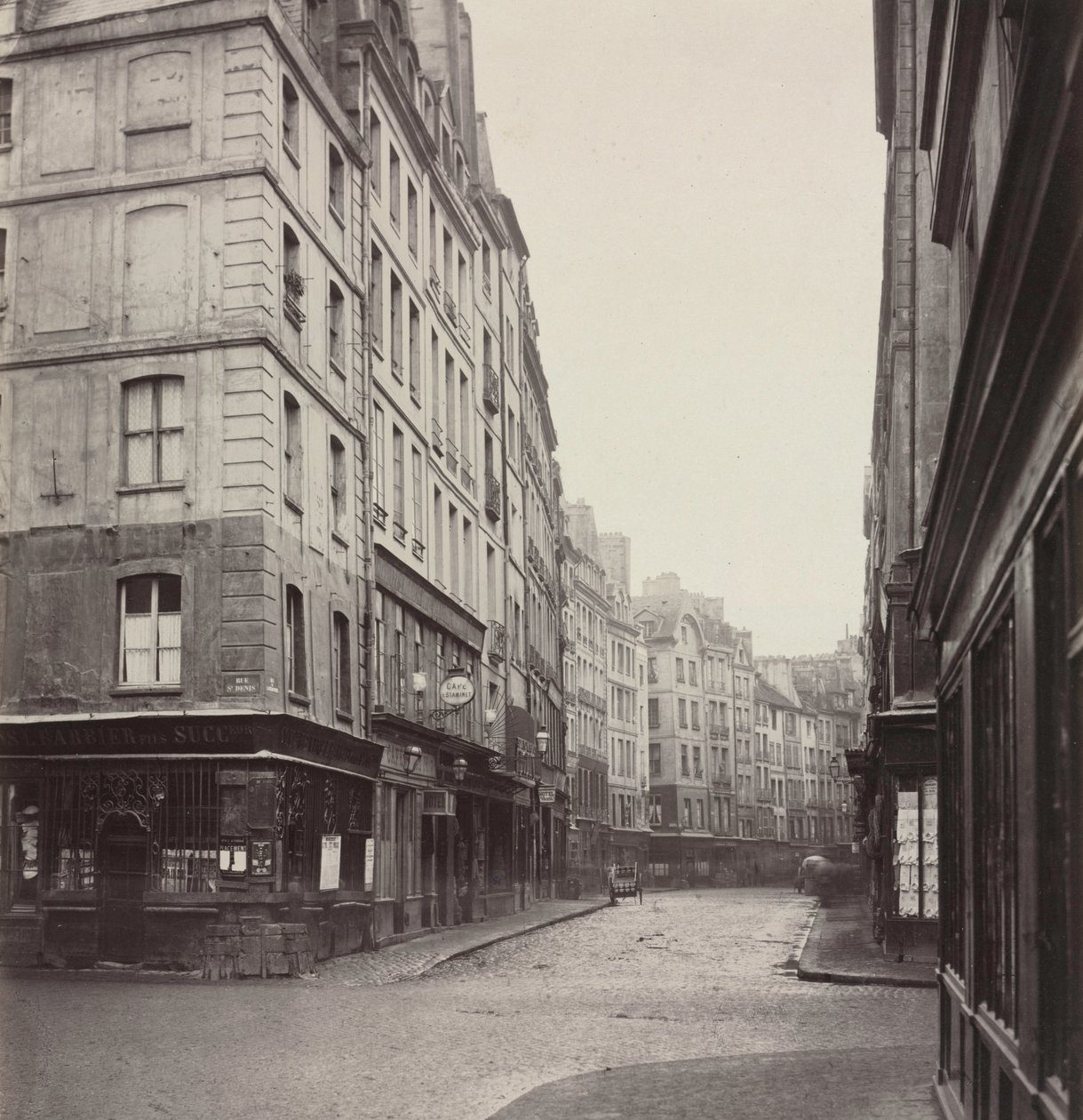 Rue de la Ferronnerie, ca. 1865 door Charles Marville