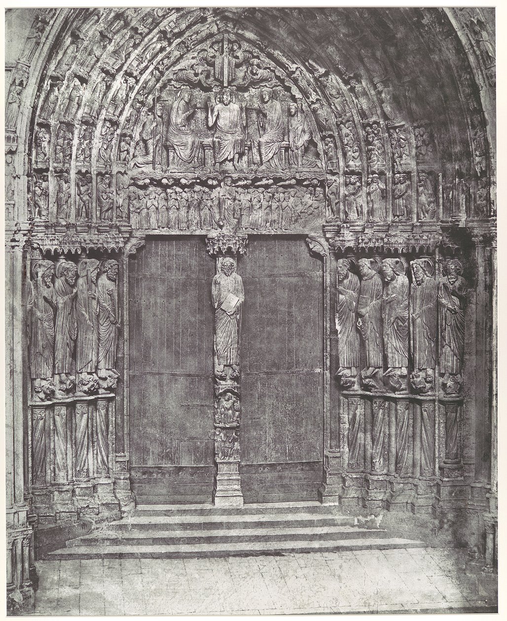 Kathedraal van Chartres, centraal portaal van het zuidelijke transept; Het Laatste Oordeel door Charles Nègre