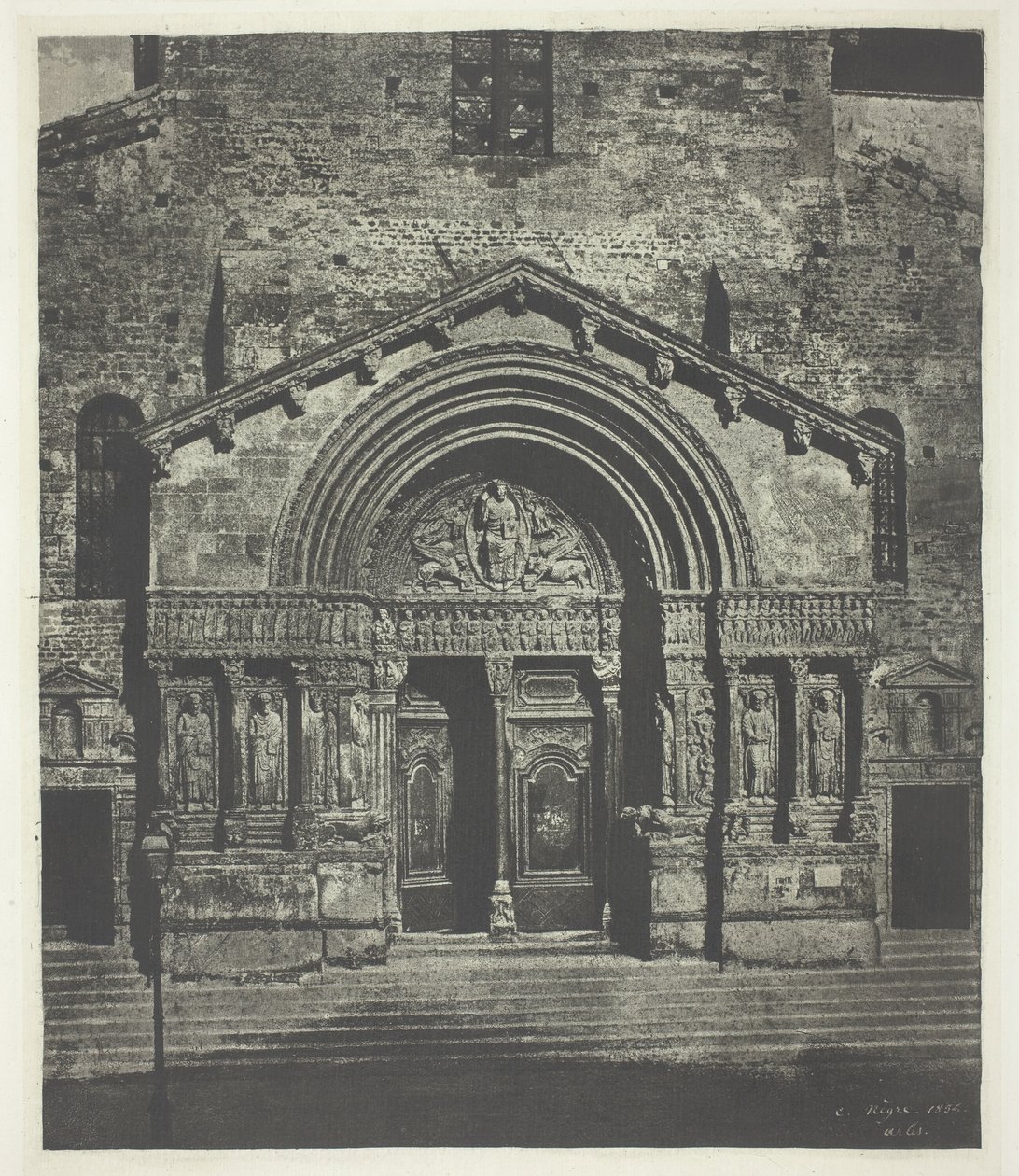 Arles: De westelijke portiek van Saint-Trophime, 21 oktober 1854, gedrukt 1982 door Charles Nègre
