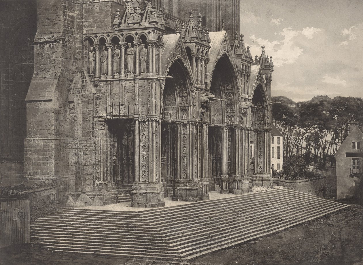 Planche XII Cathédrale de Chartres, Portique du Midi Plate XII Chartres Kathedraal..., 1855 door Charles Nègre