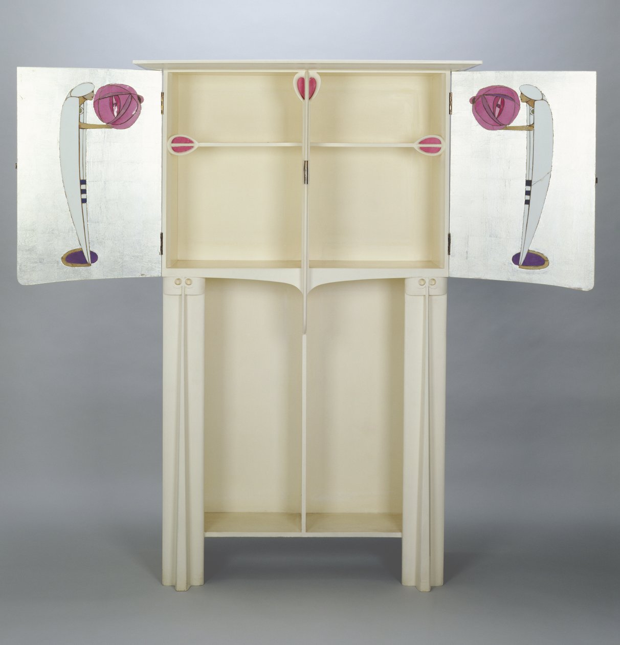 Kasten, gemaakt voor 14 Kingsborough Gardens, Glasgow, 1902 door Charles Rennie Mackintosh