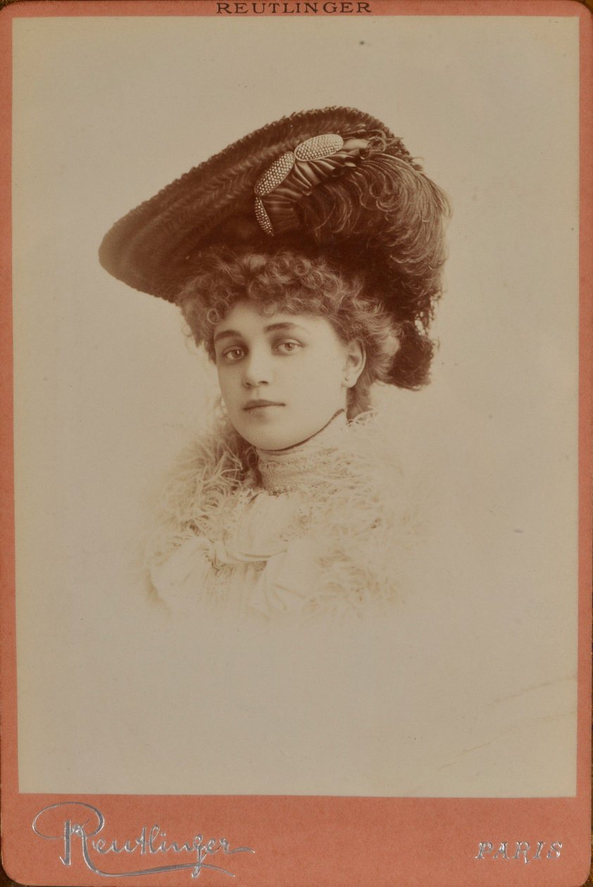 Elegante vrouw met hoed - Charles Reutlinger door Charles Reutlinger