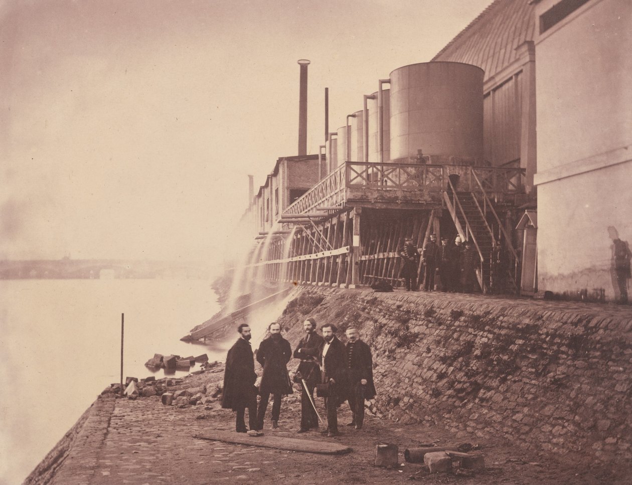 Watertanks Buiten de Annex, Parijs Exposition Universelle door Charles Thurston Thompson