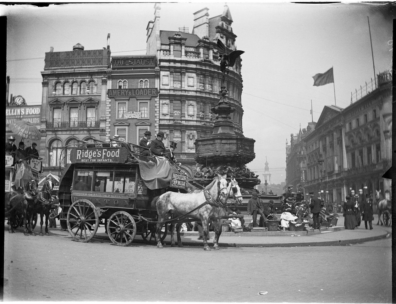 Shaftesbury Memorial Fountain, Piccadilly Circus, City of Westminster, Londen door Charles William Prickett
