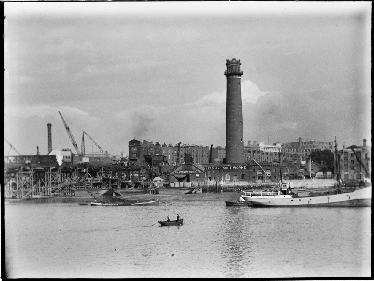 Shot Tower en Loodwerken, Belvedere Road, Lambeth, Greater London Authority door Charles William Prickett