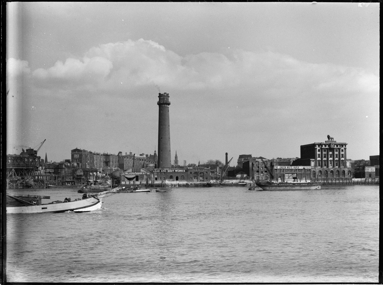 Shot Tower en loodfabrieken, Belvedere Road, Lambeth, Greater London Authority door Charles William Prickett