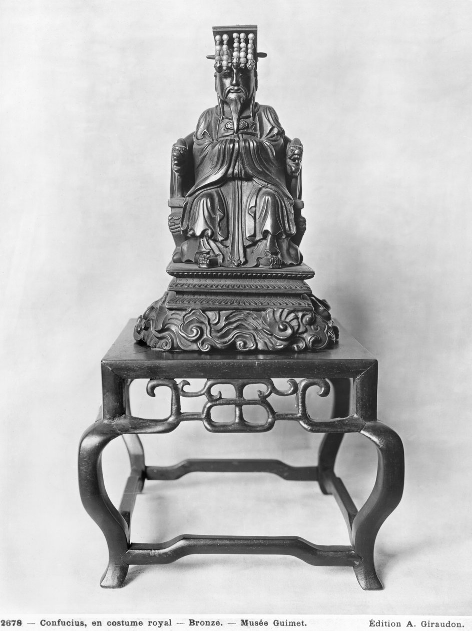 Statuette van Confucius als een Mandarijn, Qing-dynastie (1644-1912) door Chinese School