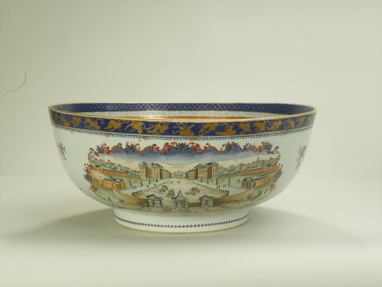 Famille rose punchkom met ovaal bladmotief dat het Foundling Hospital in de jaren 1750 afbeeldt, Qianlong Periode (1736-95) ca. 1790 (keramiek) door Chinese School