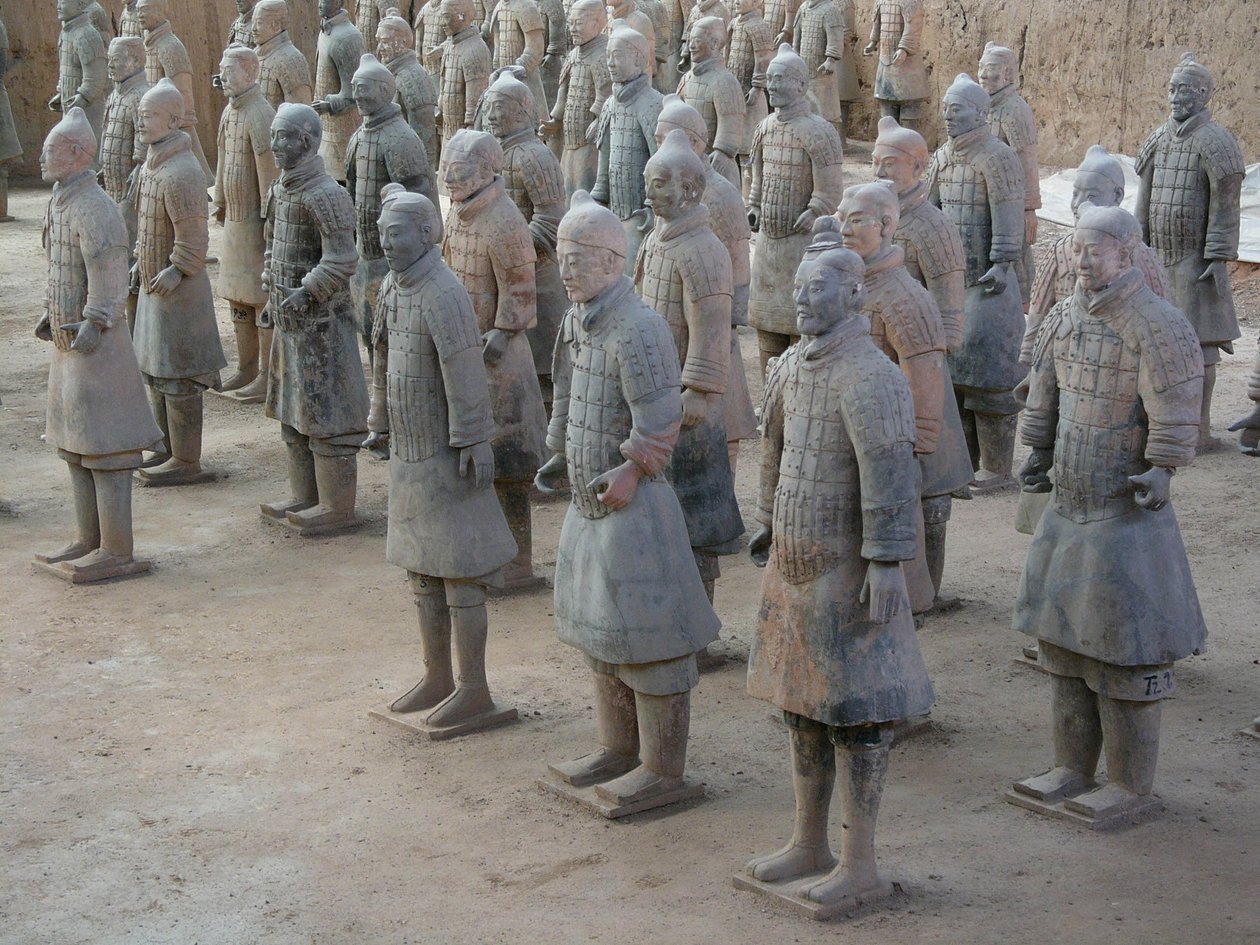 Xian Museum, terracotta krijgers uit het graf van keizer Shi Huangdi door Chinese School