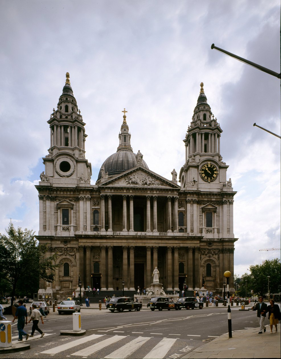 Uitzicht op de kathedraal van Saint Paul ontworpen door architect Christopher Wren door Christopher Wren
