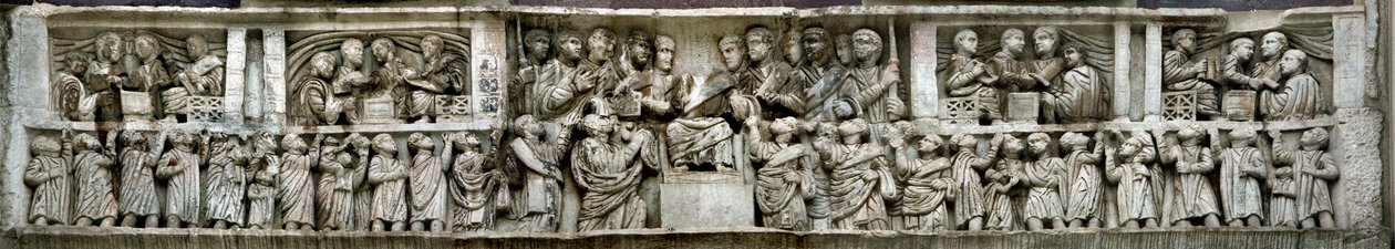 Constantijn verdeelt geld aan het volk Liberalitas. Detail van de Boog van Constantijn, 312-3 door Classical Antiquities