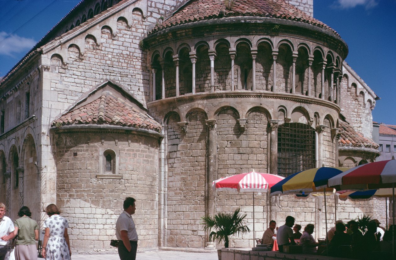 Kerk van Sveti Krševan, gebouwd in 1175 door Croatian School