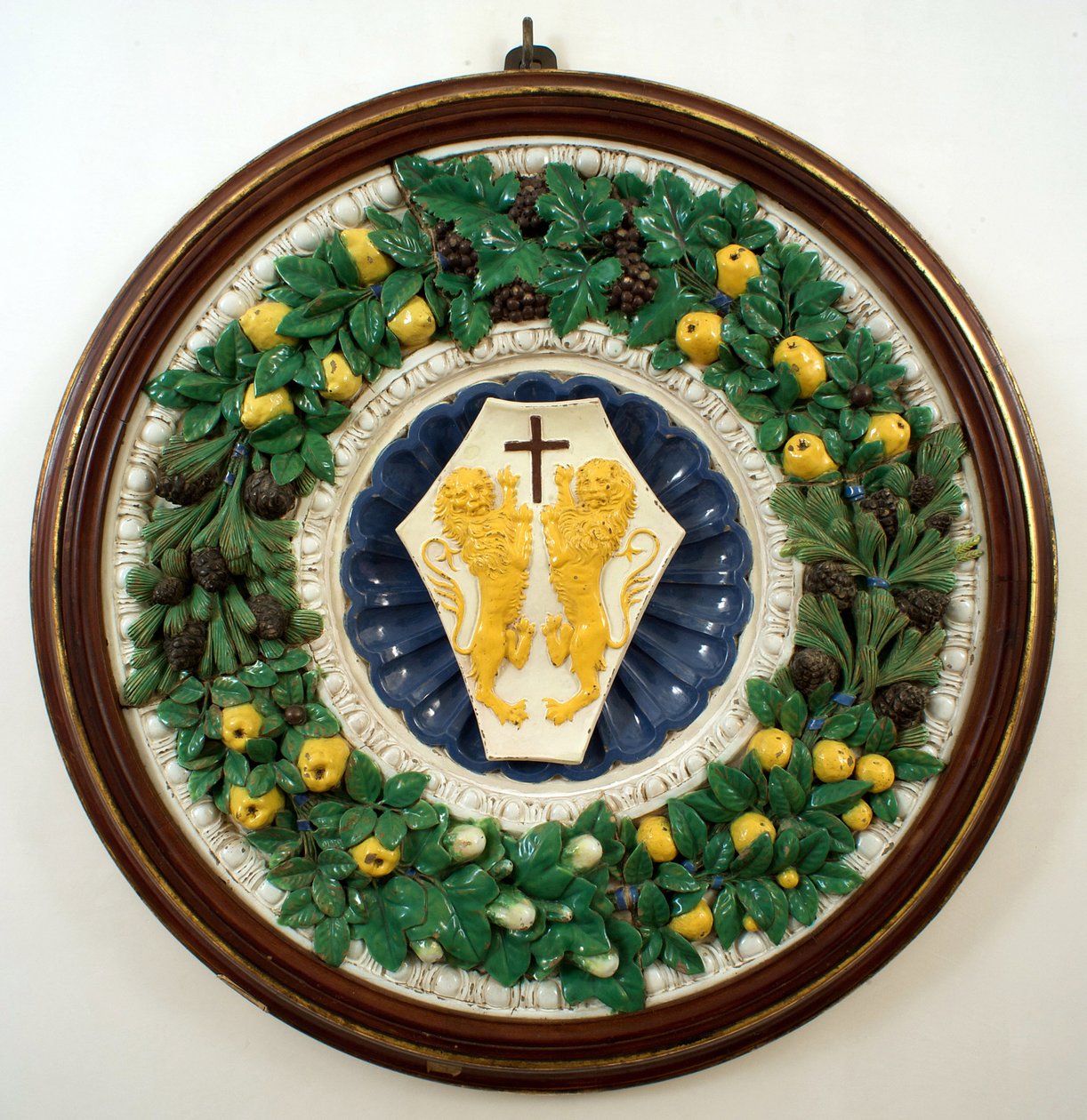 Wapen van de familie Lotteringhi della Stufa door Della Robbia (workshop of)
