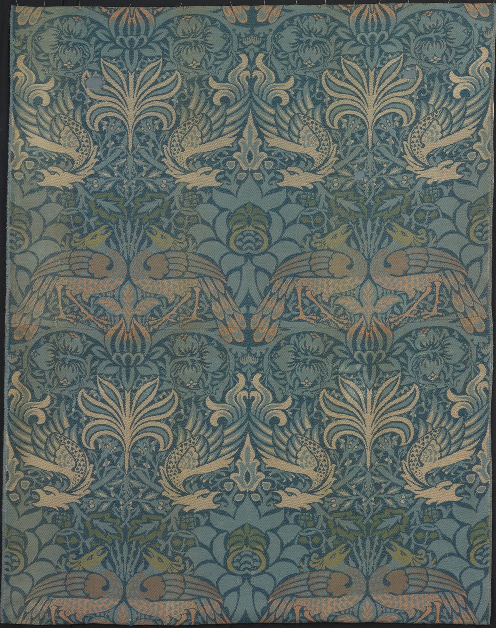 Paneel getiteld Pauw en Draak door Designed by William Morris