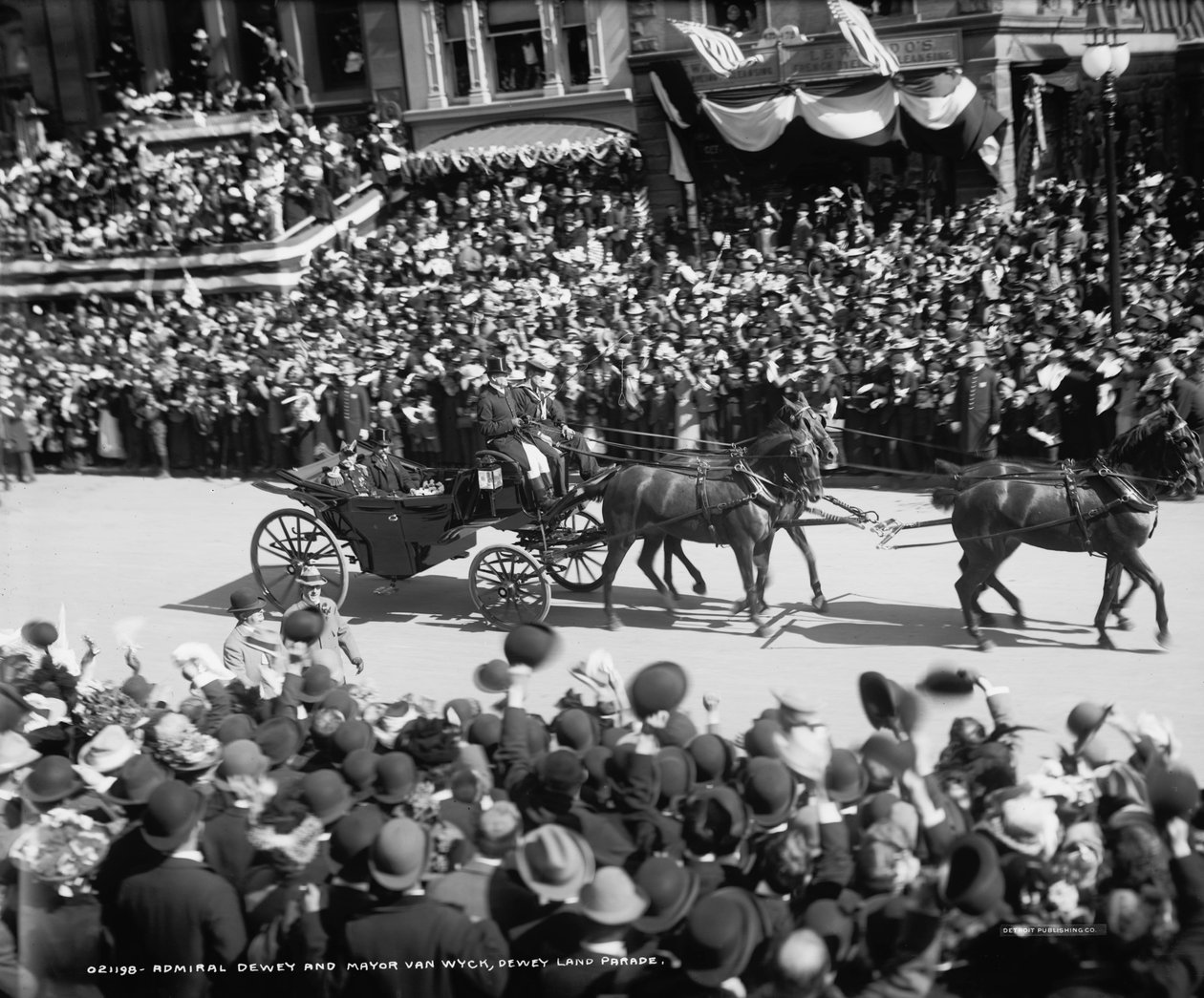 Admiraal Dewey en burgemeester Van Wyck, Dewey Land Parade, 30 september 1899 door Detroit Publishing Co.