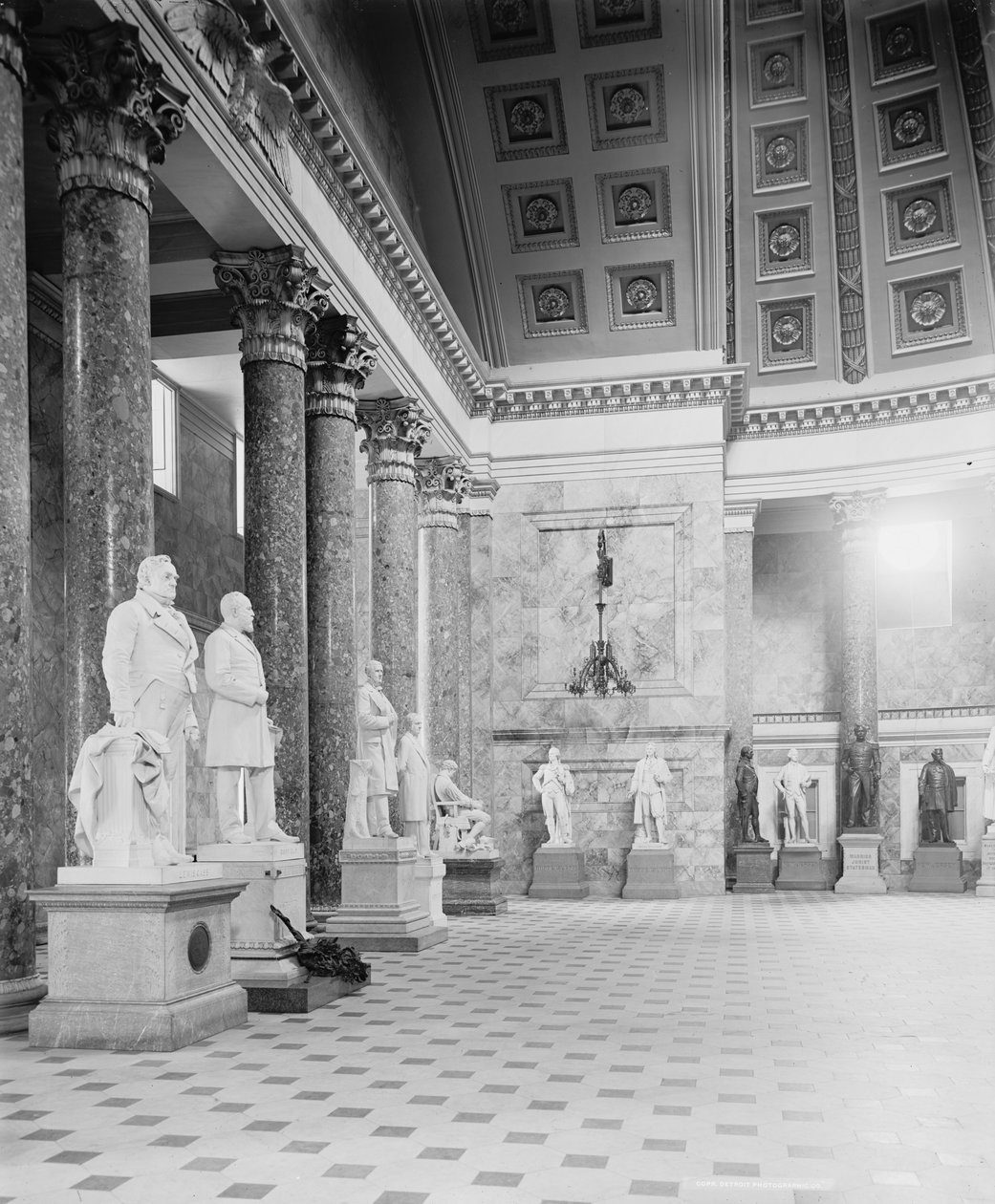 Een Hoek in Beeldhouwhal, het Capitool in Washington, D.C., c.1904 door Detroit Publishing Co.