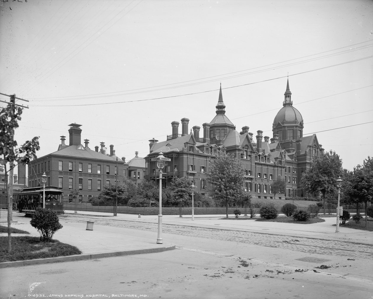 Johns Hopkins Hospital, Baltimore, Md., ca. 1903 door Detroit Publishing Co.