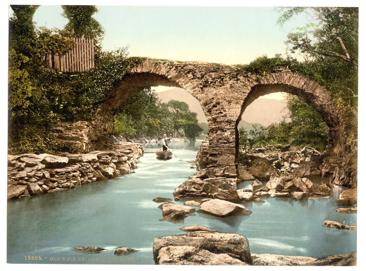 Old Weir Bridge, Killarney, County Kerry, Ierland, ca. 1890-1900 door Detroit Publishing Co.