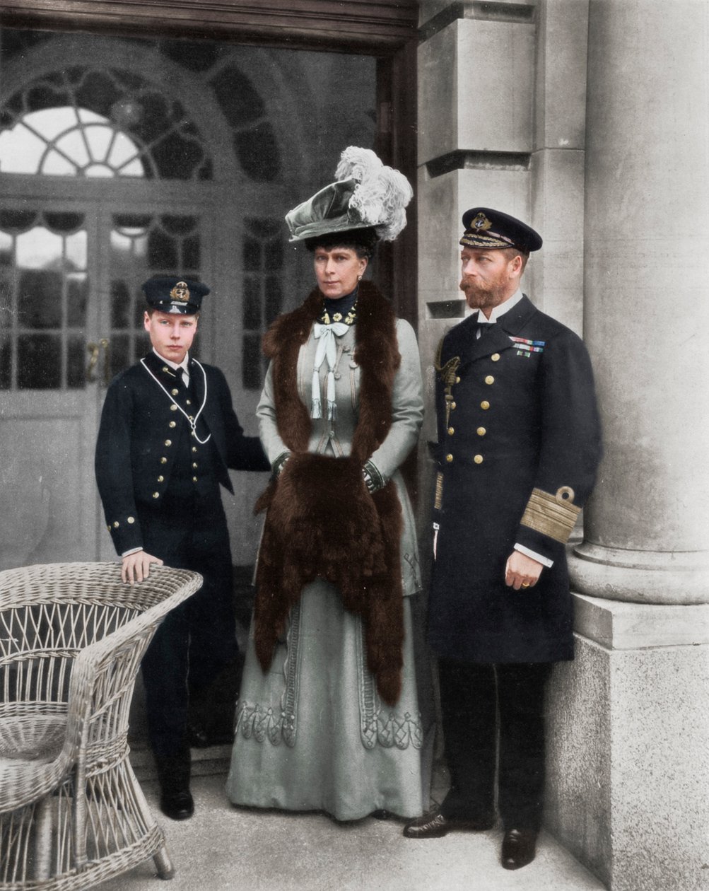 Onze Zeekoning, Zijn Gemalin en de Zeeman Erfgenaam van de Troon, 1910 door Dinham