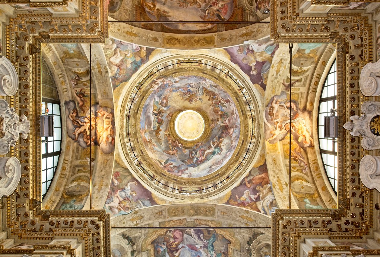 De koepel met de voorstelling van de Kroning van de Maagd, (detail), laatste twintig-zeventiende eeuw door Domenico I Piola