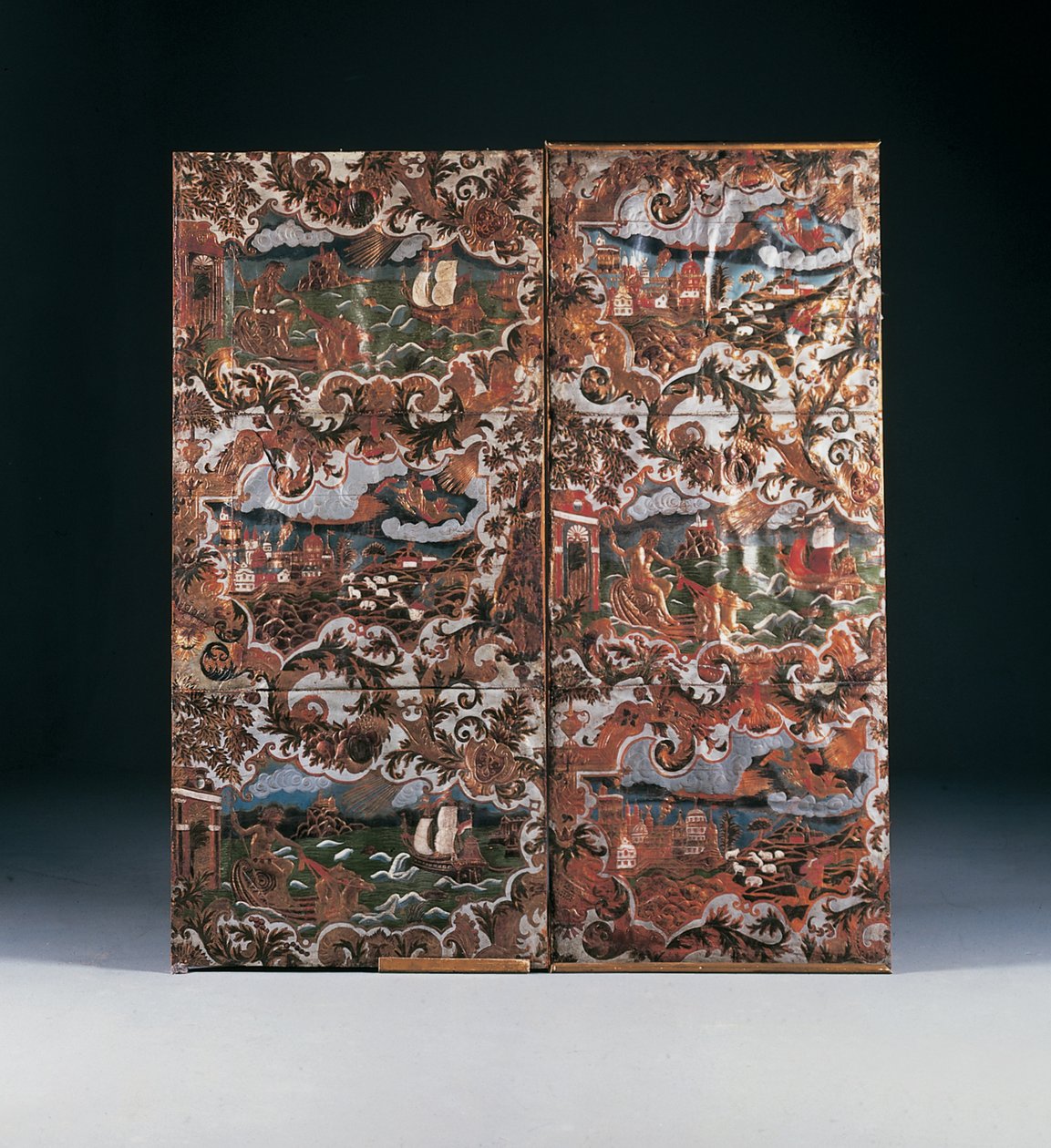 Embossed en polychroom versierde panelen, late 17e eeuw door Dutch School