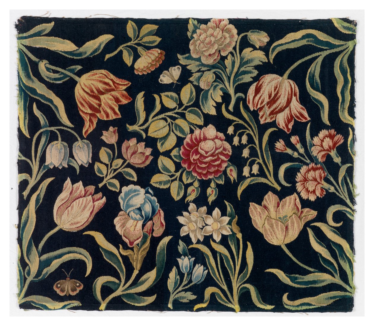 Kamerscherm met florale wandtapijtpanelen, gemaakt in Nederland of mogelijk Soho, Engeland door Dutch School