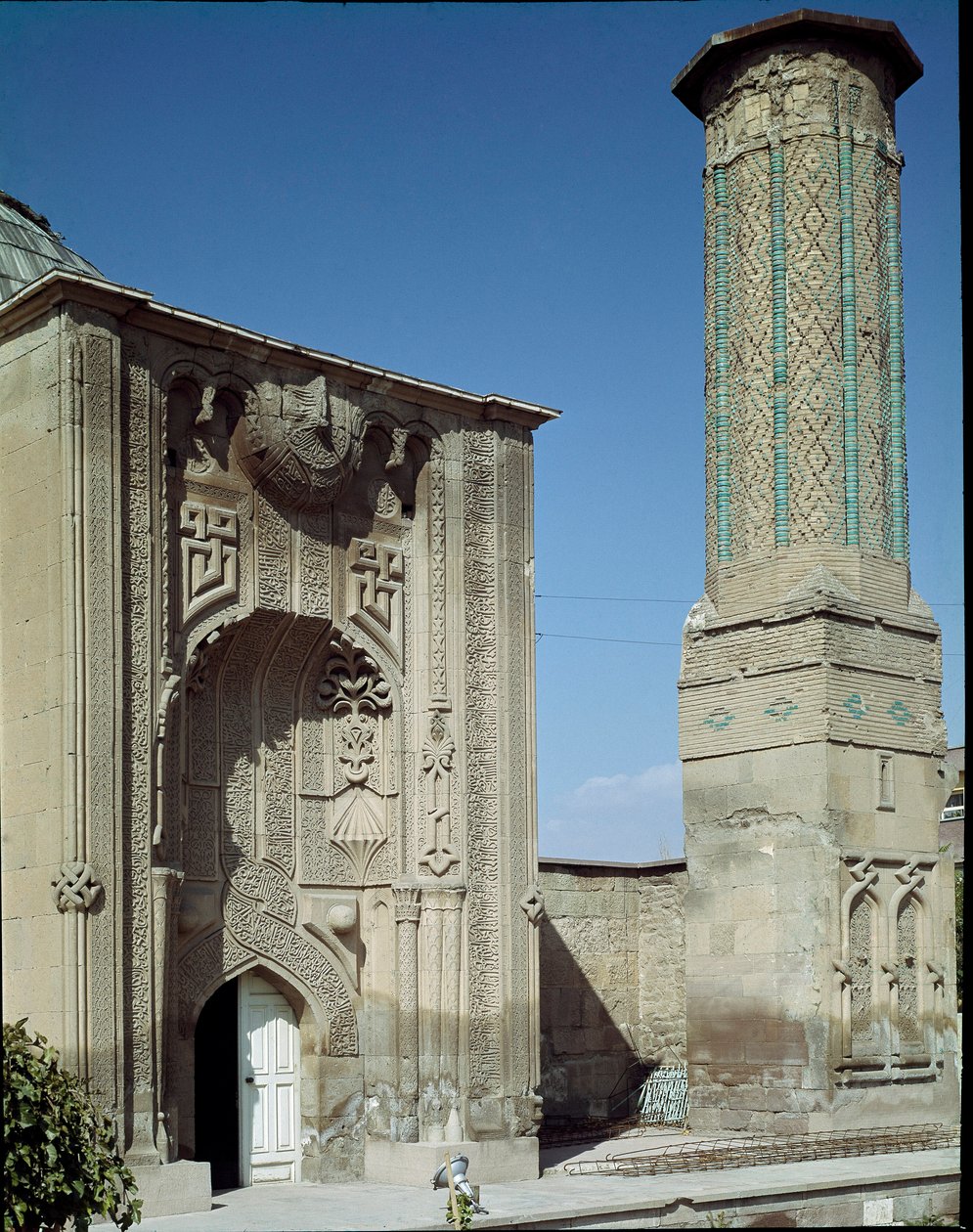 Zicht op de islamitische school (1258) door Dynasty Seljuq