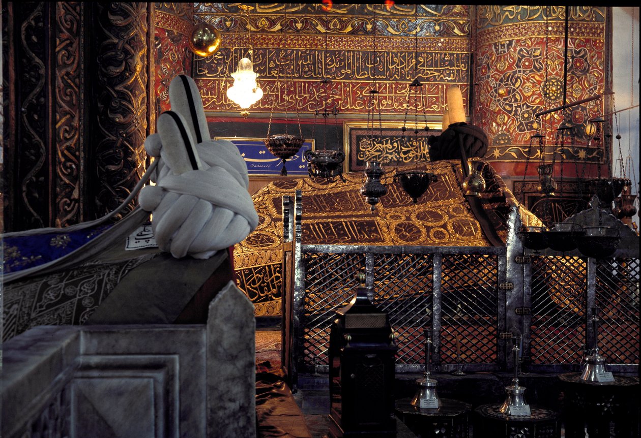 Zicht op het mausoleum van Mevlana (Celaleddin Rumi) door Dynasty Seljuq