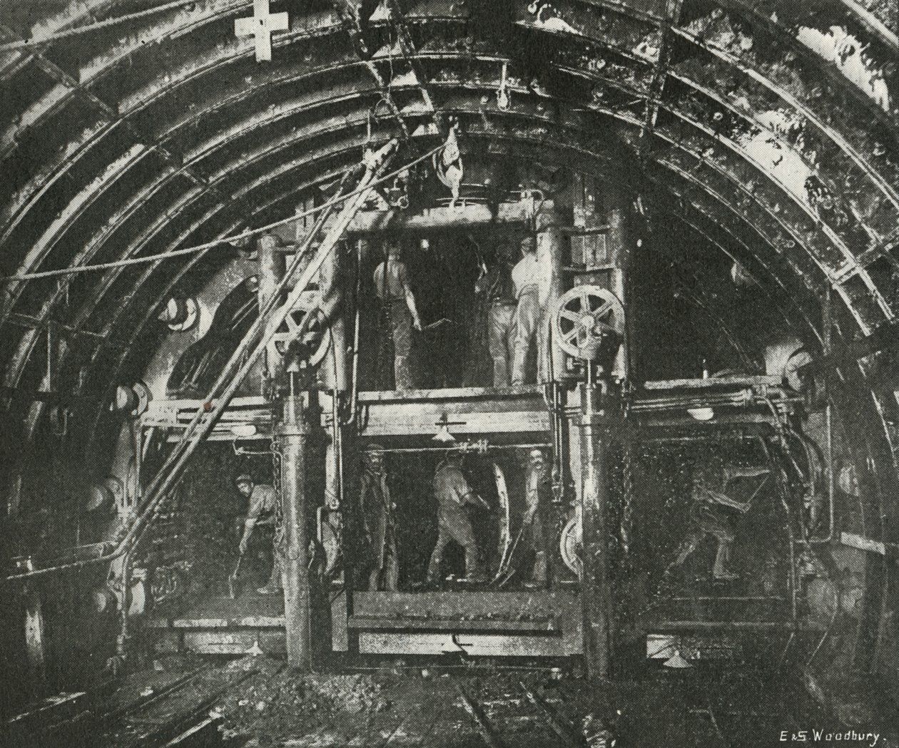 Het graven van de tunnel voor de Waterloo en City Railway door E. and S. Woodbury