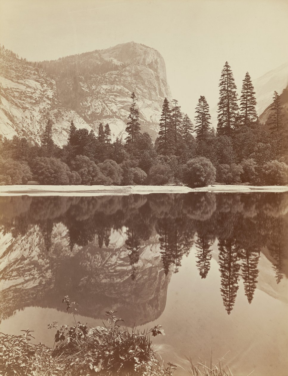 Mirror Lake, Yosemite Valley door Eadweard Muybridge