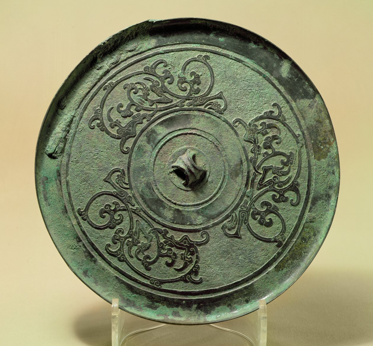 Spiegel met verstrengelde draken, Oostelijke Zhou-dynastie, Periode van de Strijdende Staten, 475-221 v.Chr. door Eastern Zhou Dynasty Chinese School